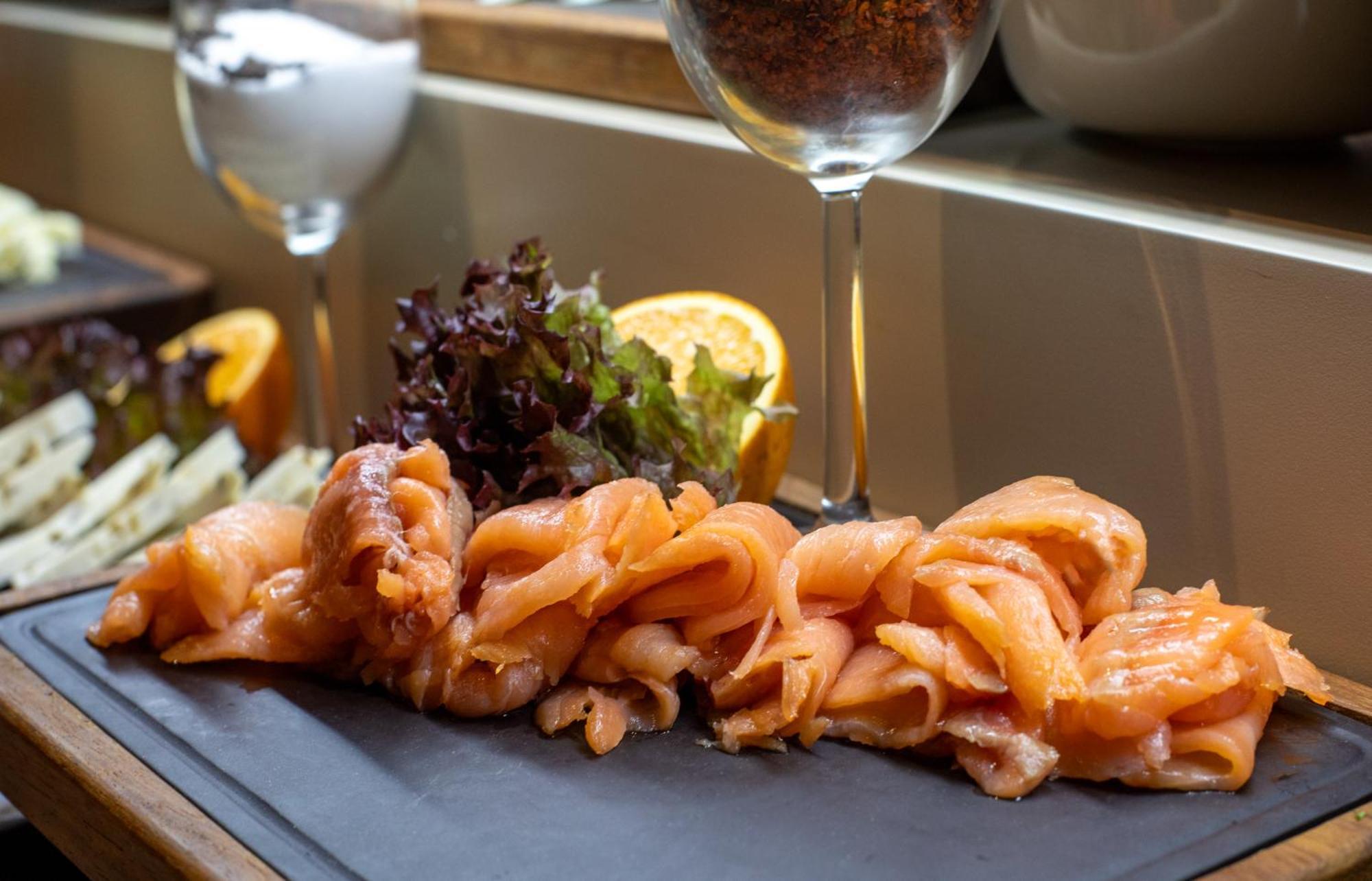 Bentley Hotel Old City-Special Class Istanbul Eksteriør bilde Smoked salmon