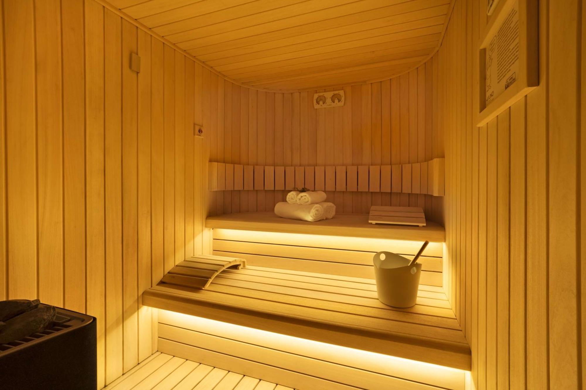 Bentley Hotel Old City-Special Class Istanbul Eksteriør bilde A Finnish sauna